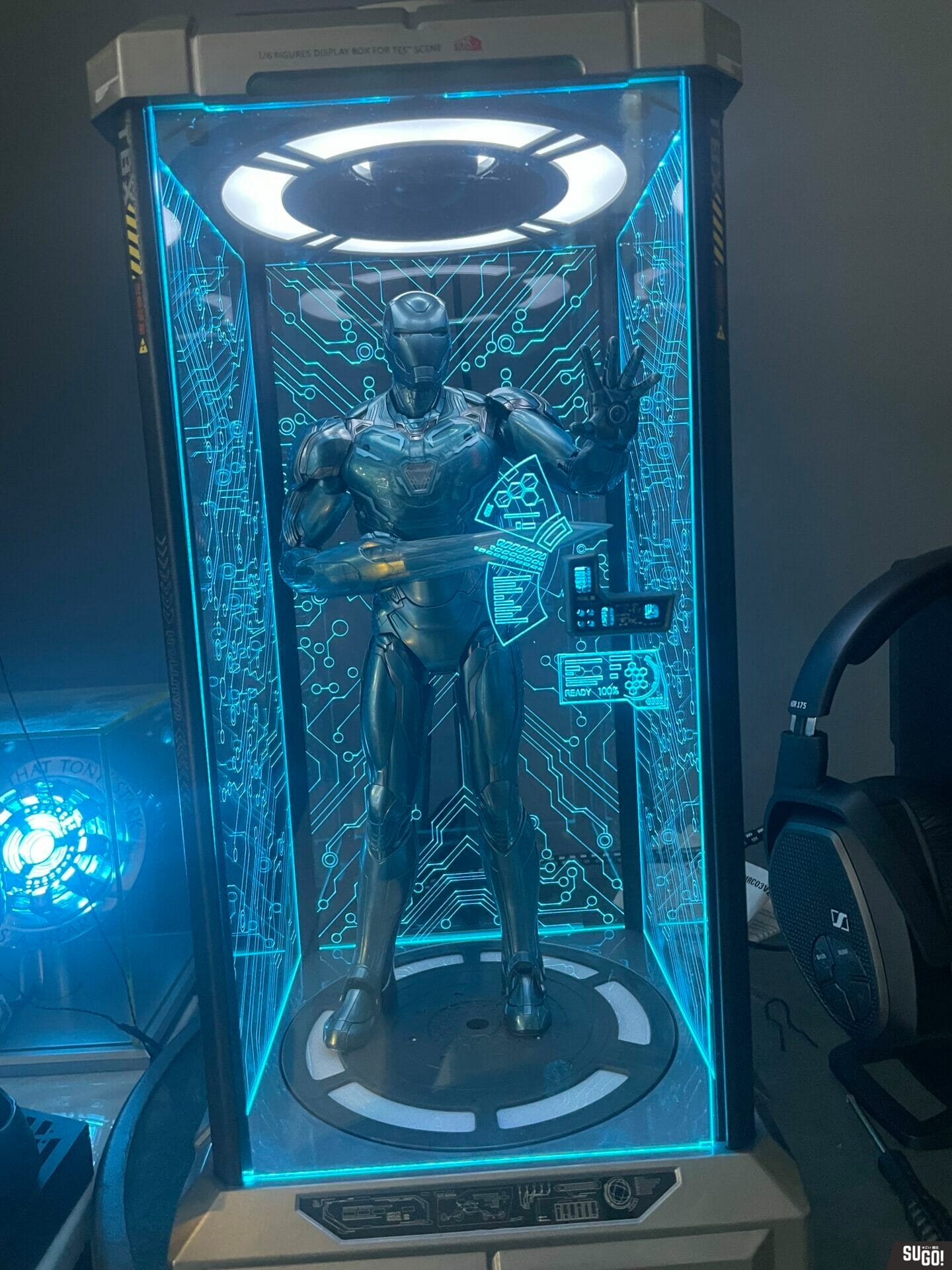 Toys Box Test Scene 1/6 Scale Display Box (Holographic Ver.) photo review