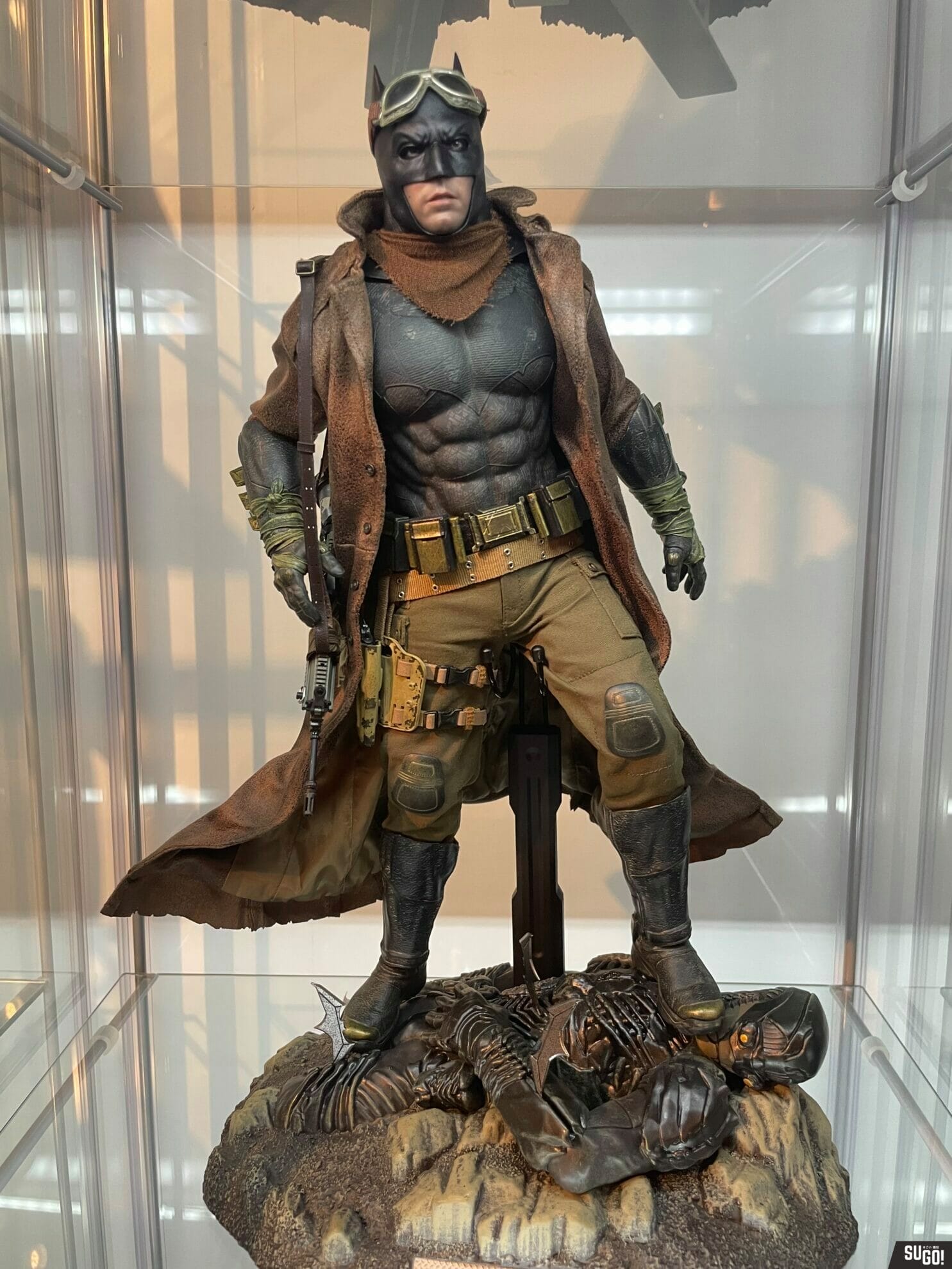 Hot Toys Zack Snyder's Justice League Knightmare Batman 1/6 Figure TMS038-B (No Original Package) photo review
