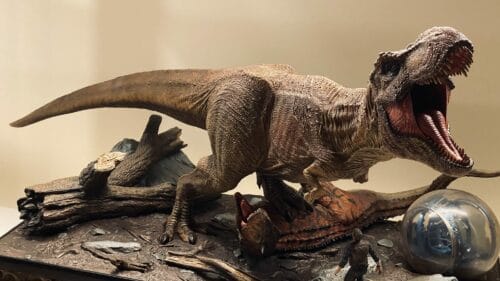 Legacy Museum Collection Jurassic World: Fallen Kingdom (Film)  Tyrannosaurus-Rex & Carnotaurus 1/15 scale Deluxe Version