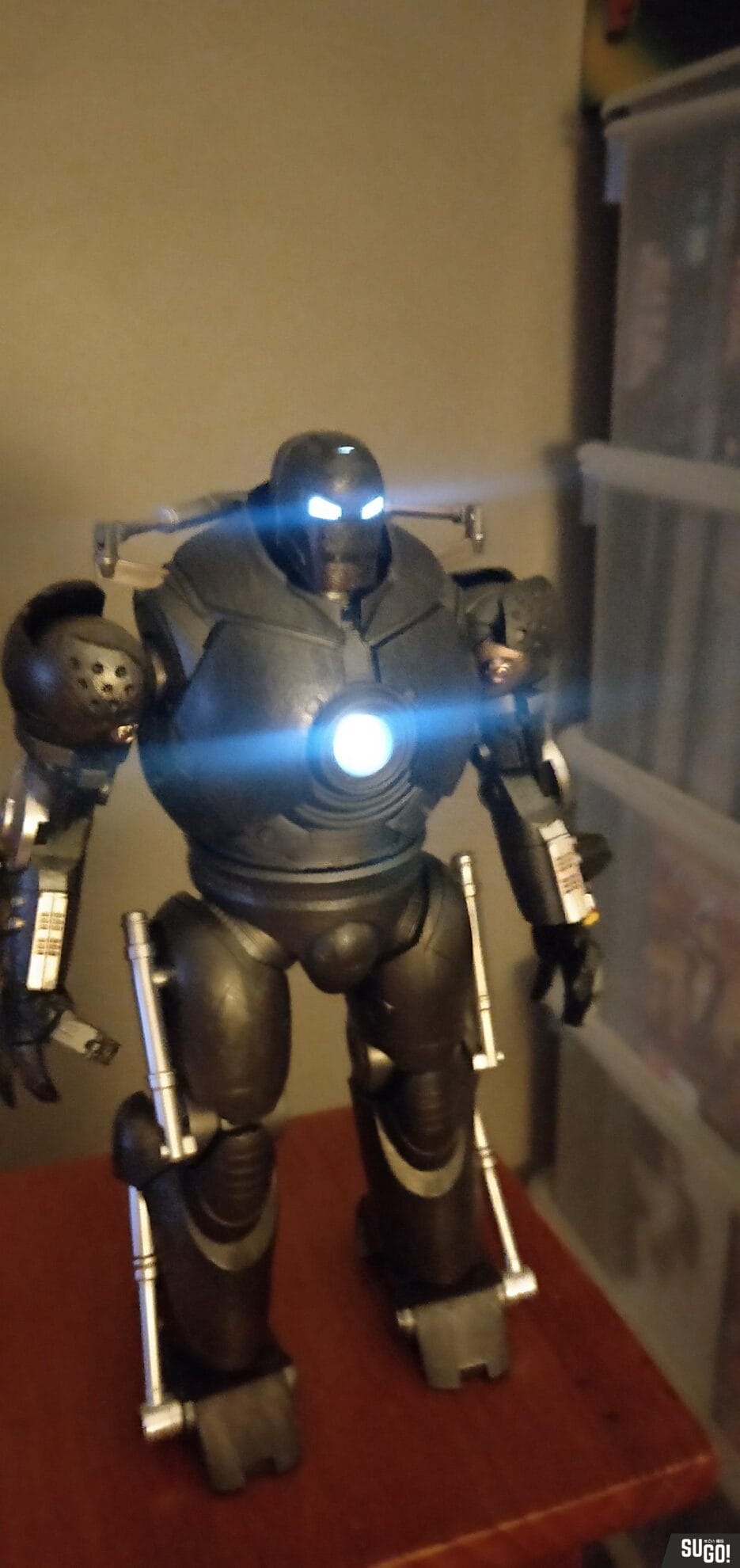 ZD Toys Iron Monger 1:10 Scale Action Figure (With Light Up Function) photo review