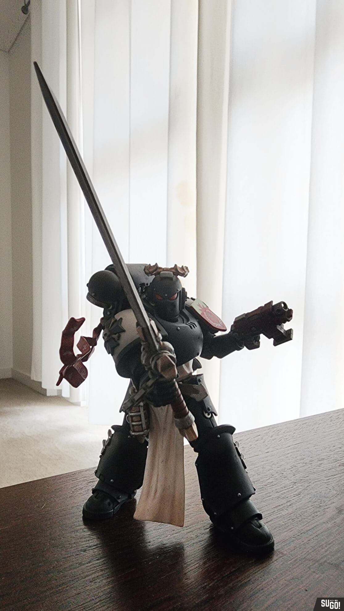 Joy Toy Warhammer 40K Black Templars The Emperor's Champion Rolantus 1/18 Scale Action Figure JT7585 photo review