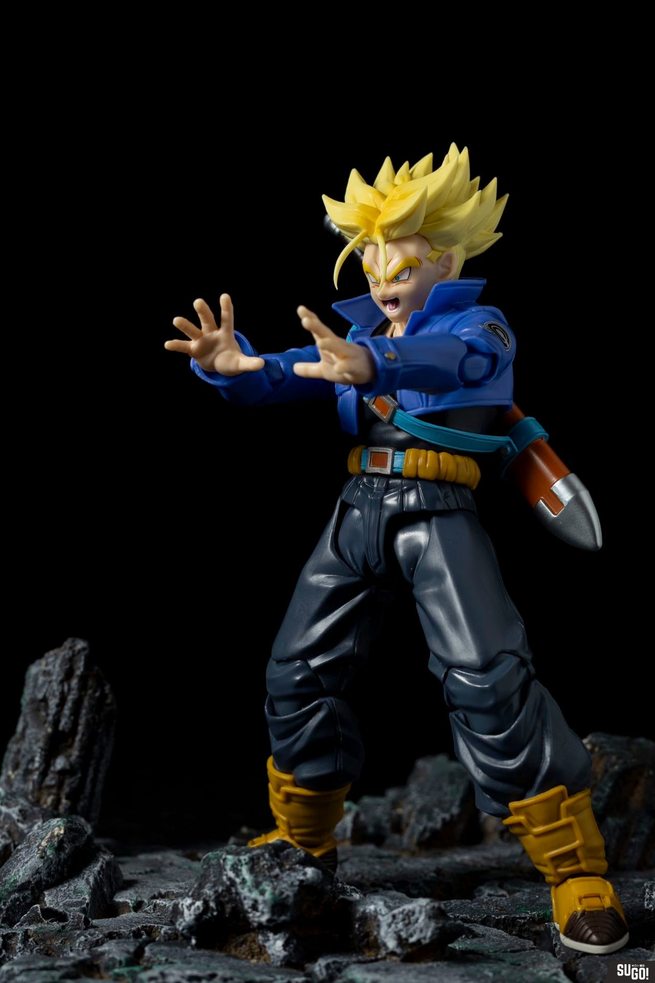 COMPARISON SH Figuarts Trunks Premium Color and The Boy from The