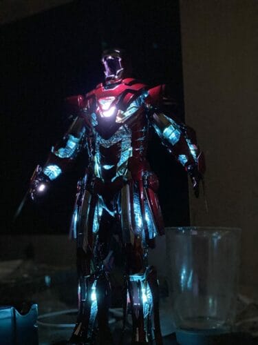 Hot Toys Iron Man 3 Silver Centurion (Armor Suit Up Version) 1/6th Scale Collectible Figure Diecast MMS618D43 photo review