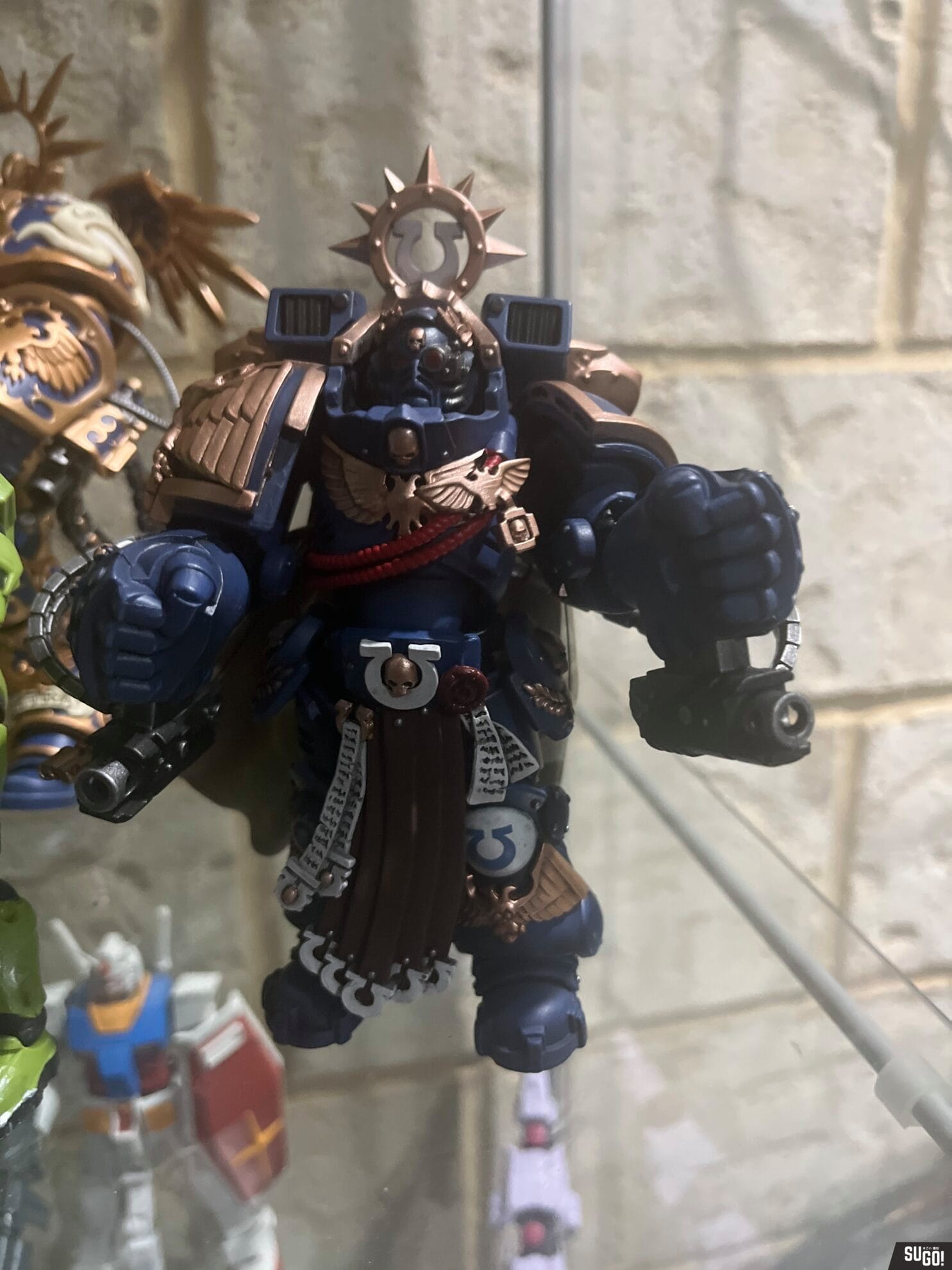 Joy Toy Warhammer 40K Ultramarines Chapter Master Marneus Calgar 1/18 Scale Figure JT3754 photo review