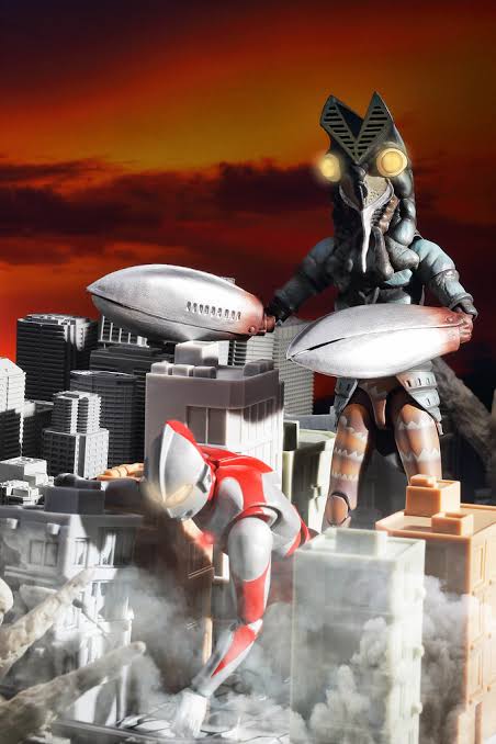 Bandai Spirits Ultraman S.H.Figuarts Alien Baltan (Shoot The Invader Ver.) Action Figure photo review