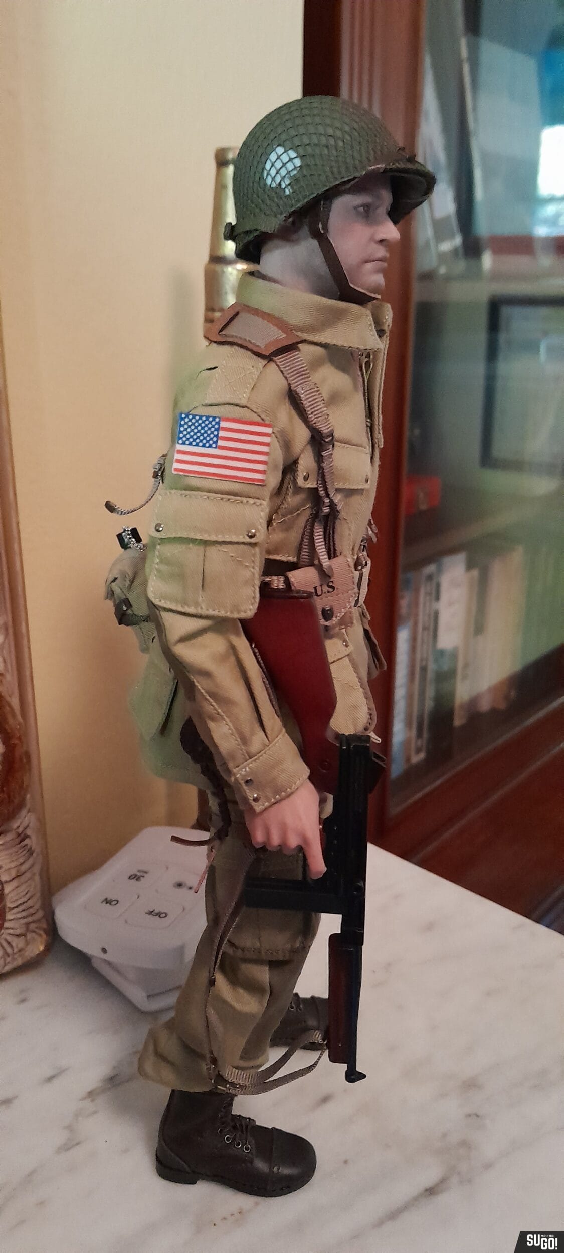 Facepool FP012B US Paratrooper Lieutenant “Buck” Action 1/6 Scale Figure photo review