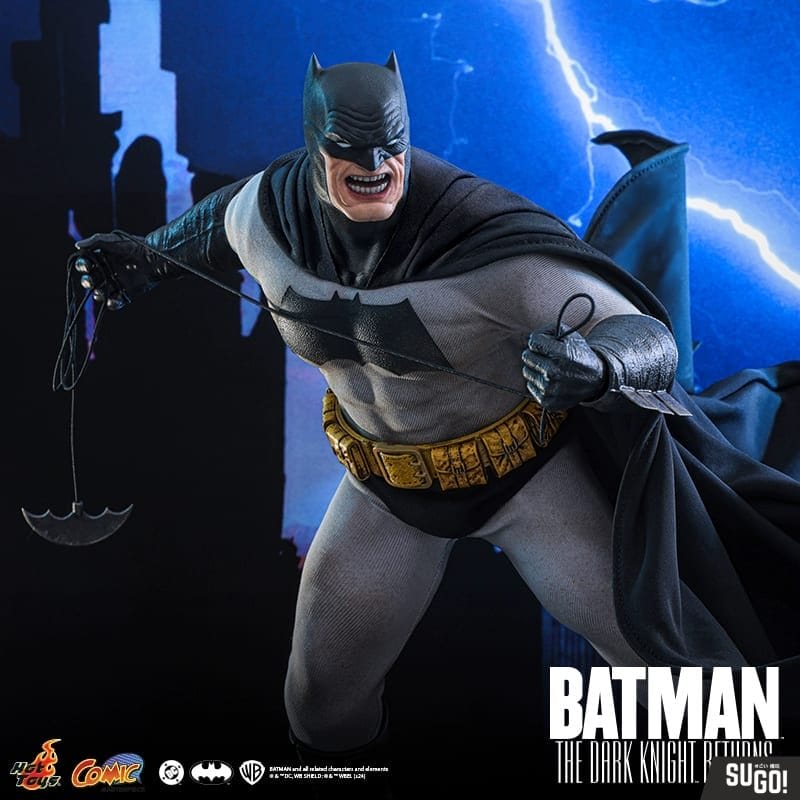 Hot Toys Batman The Dark Knight Returns Batman CMS024 1/6 Scale Action Figure