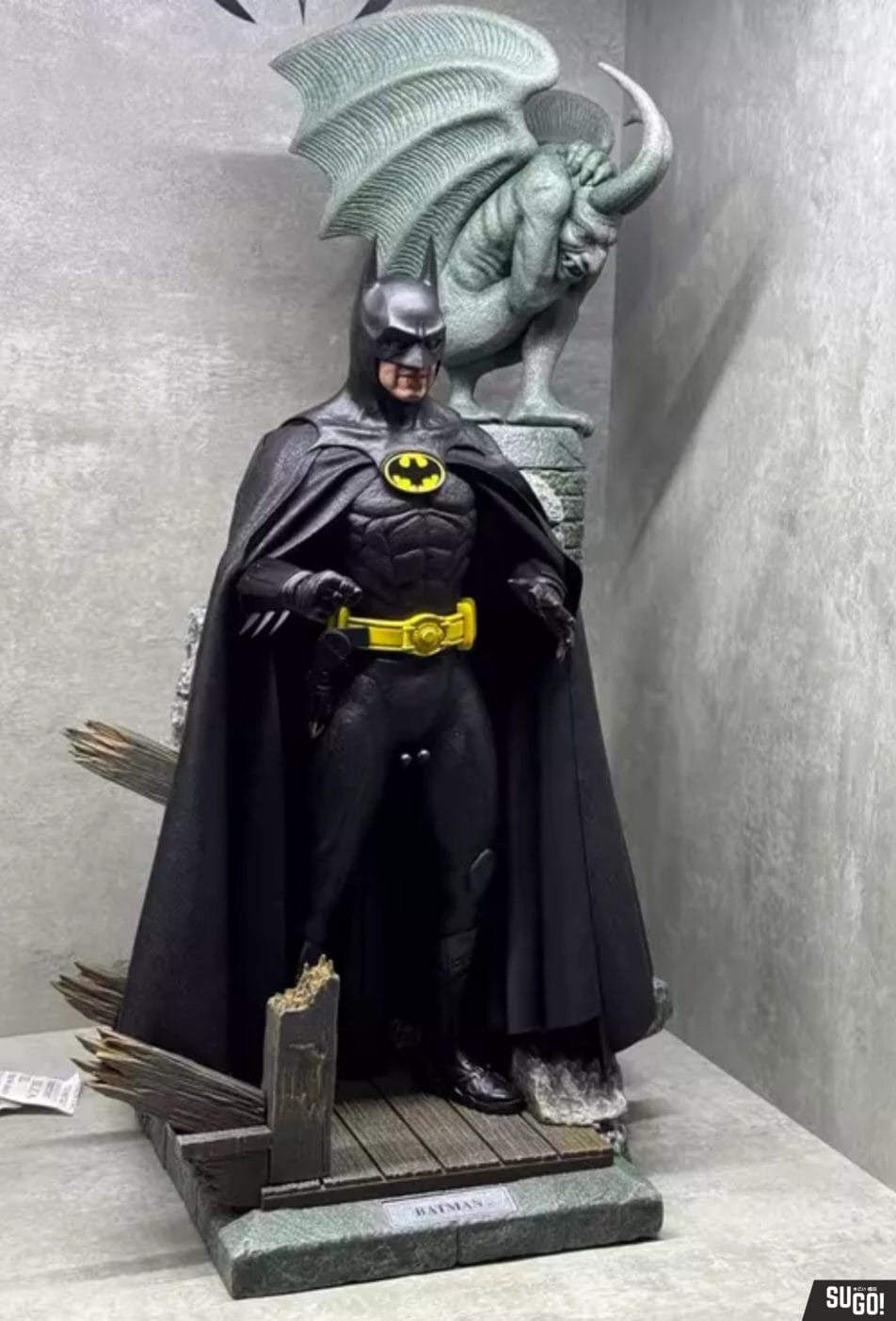 Hot Toys Batman (1989) MMS693 Batman Deluxe 1/6 Scale Action Figure photo review