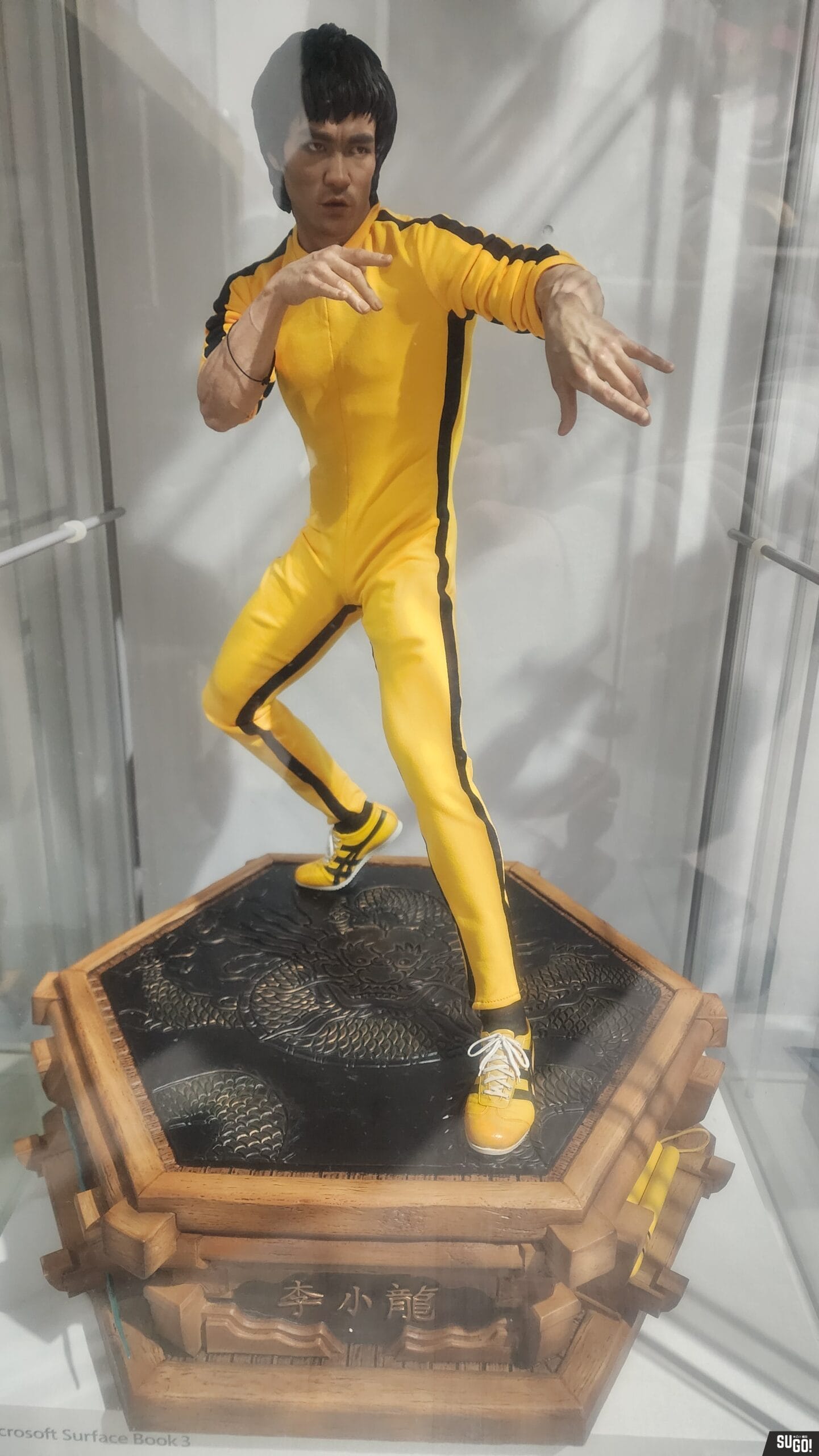 Click to view full screen Blitzway Bruce Lee Tribute (50th Anniversary) Superb Scale BW-SS-21802 1/4 Statue photo review