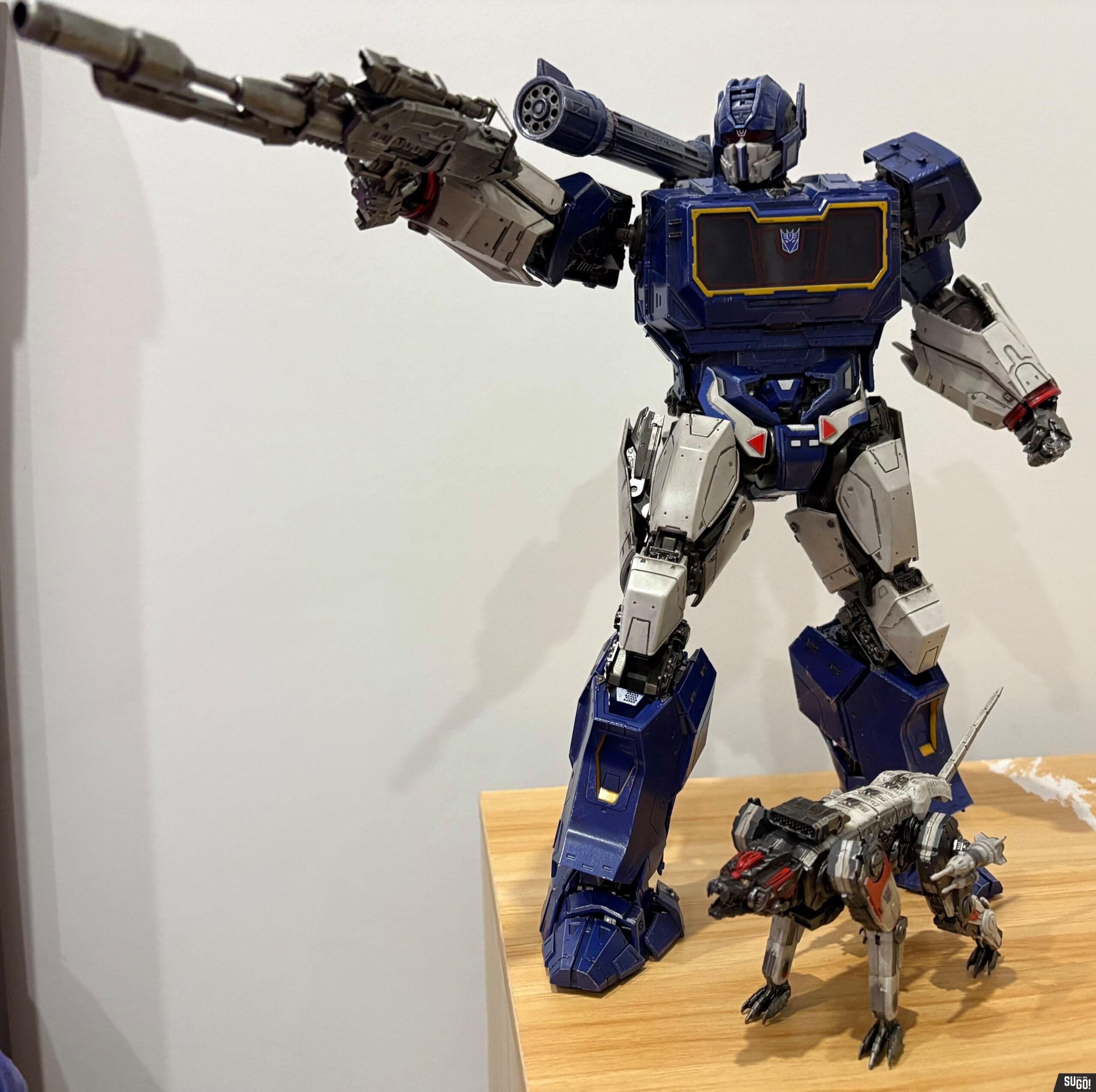 Click to view full screen ThreeZero Transformers DLX Scale Soundwave & Ravage (Bumblebee Movie) Action Figure photo review